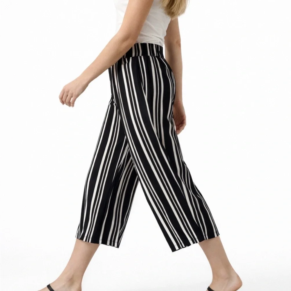 French Laundry Wide Leg Cropped Pants M Black & White Striped Elastic Waist